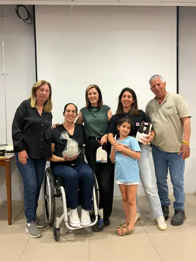 מורן סמואל מדברת באירוע הנצחה